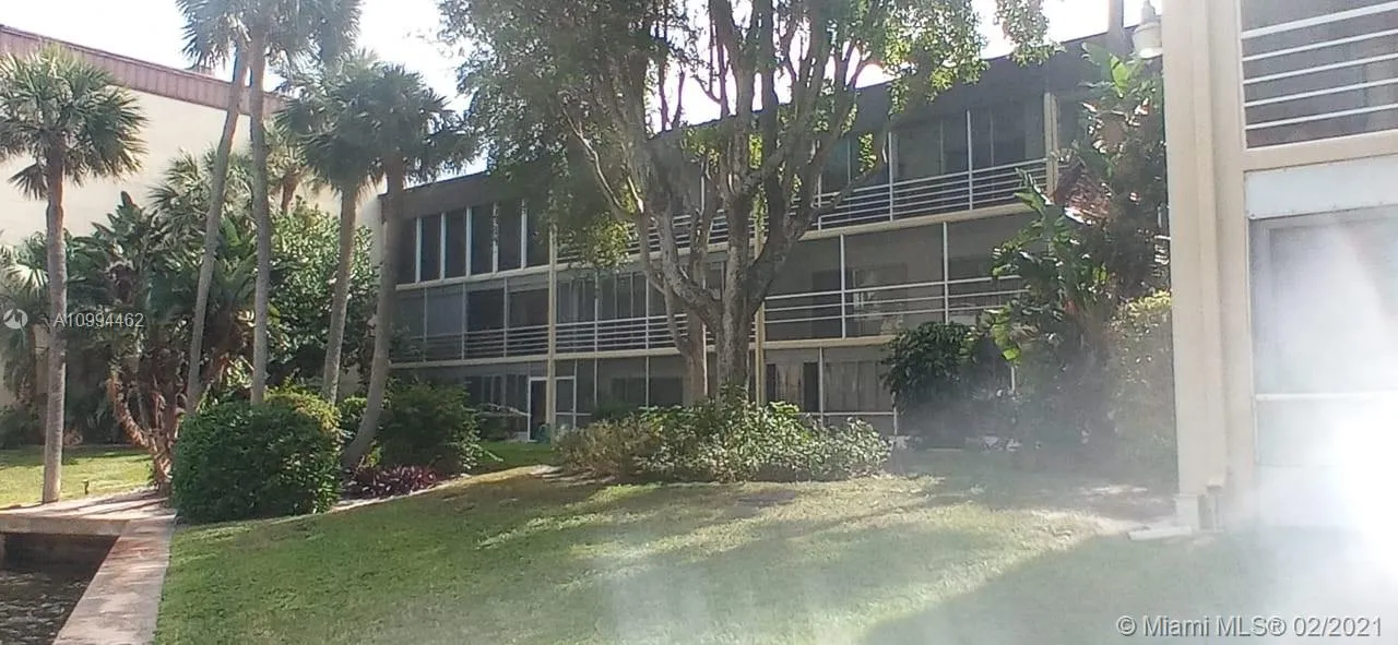 1 bedroom 1 bath for sale at 200 S Waterway Dr S # 107, Lantana FL 33462