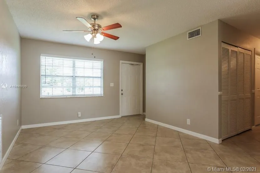 7830 NW 47th St, Lauderhill FL 33351