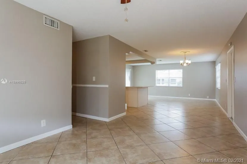 7830 NW 47th St, Lauderhill FL 33351