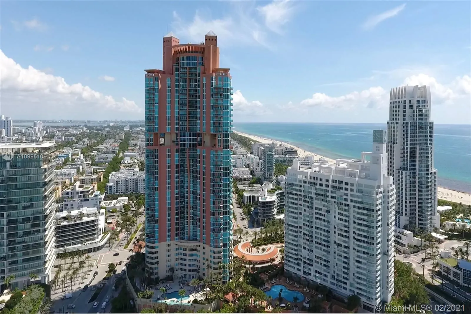 3 bedroom 3 bath for sale at 300 S Pointe Dr # 2201, Miami Beach FL 33139