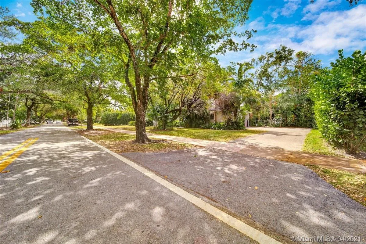 916 Milan Ave, Coral Gables FL 33134