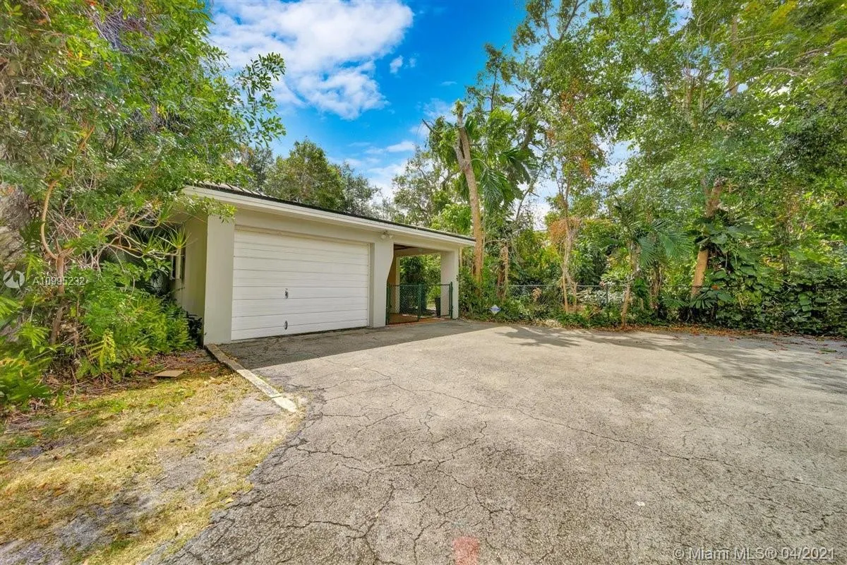 916 Milan Ave, Coral Gables FL 33134