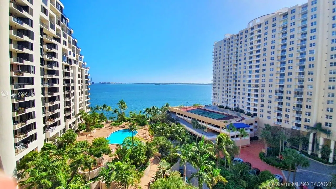 520 Brickell Key Dr # A1015, Miami FL 33131