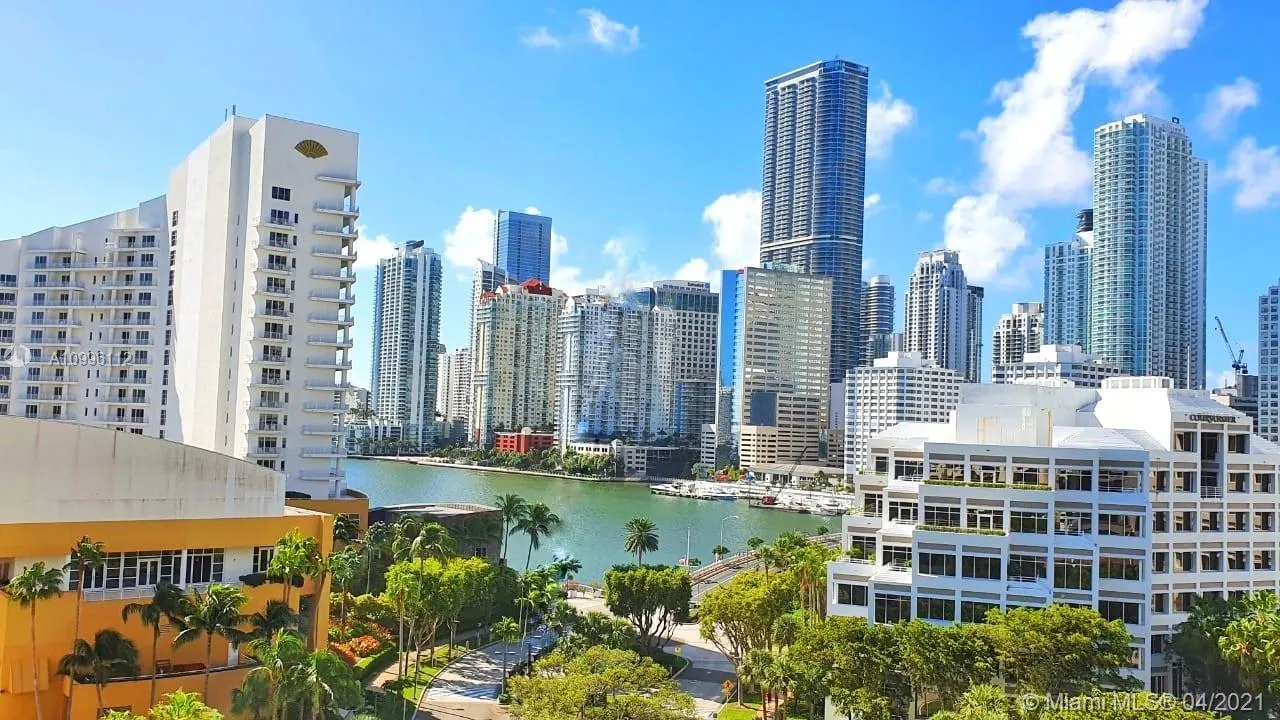 520 Brickell Key Dr # A1015, Miami FL 33131