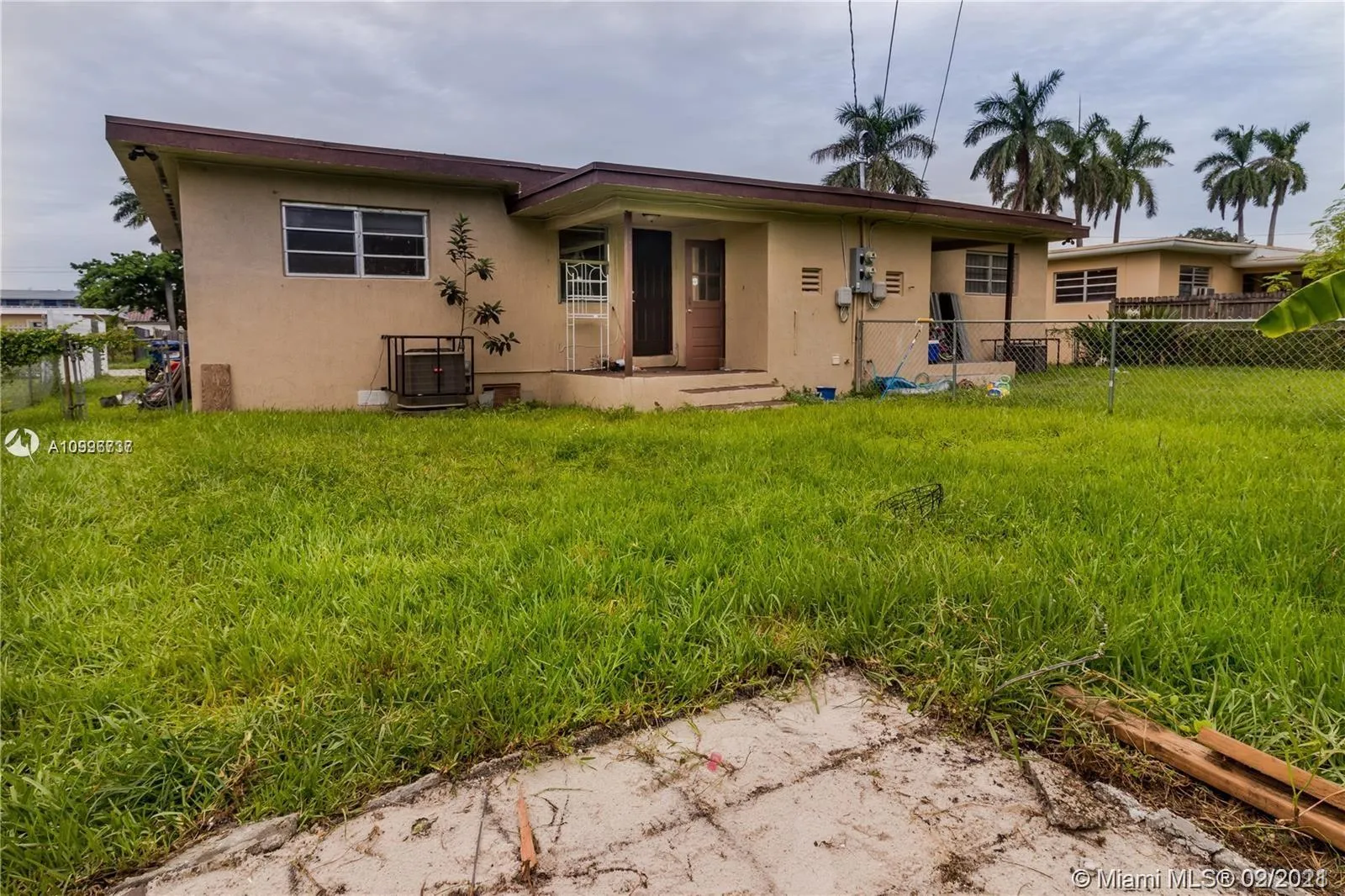 1340 NW 102nd St, Miami FL 33147