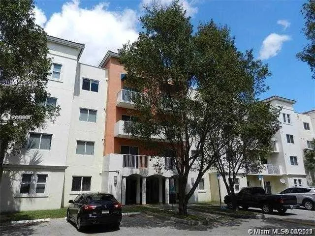2 bedroom 2 bath for sale at 11040 SW 196th St # 403, Cutler Bay FL 33157