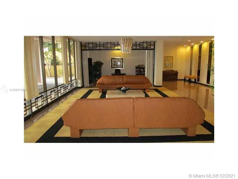 137 Golden Isles Dr # 611, Hallandale Beach FL 33009