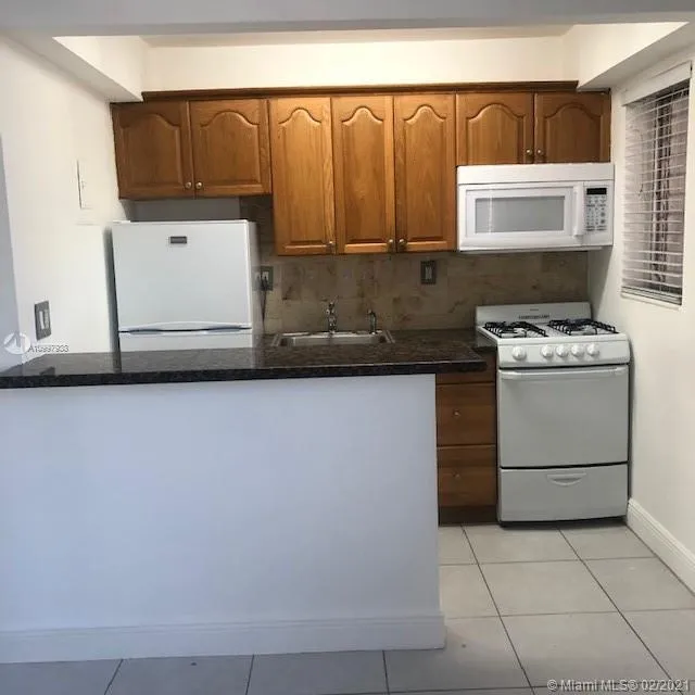 1014 Salzedo St # 203, Coral Gables FL 33134