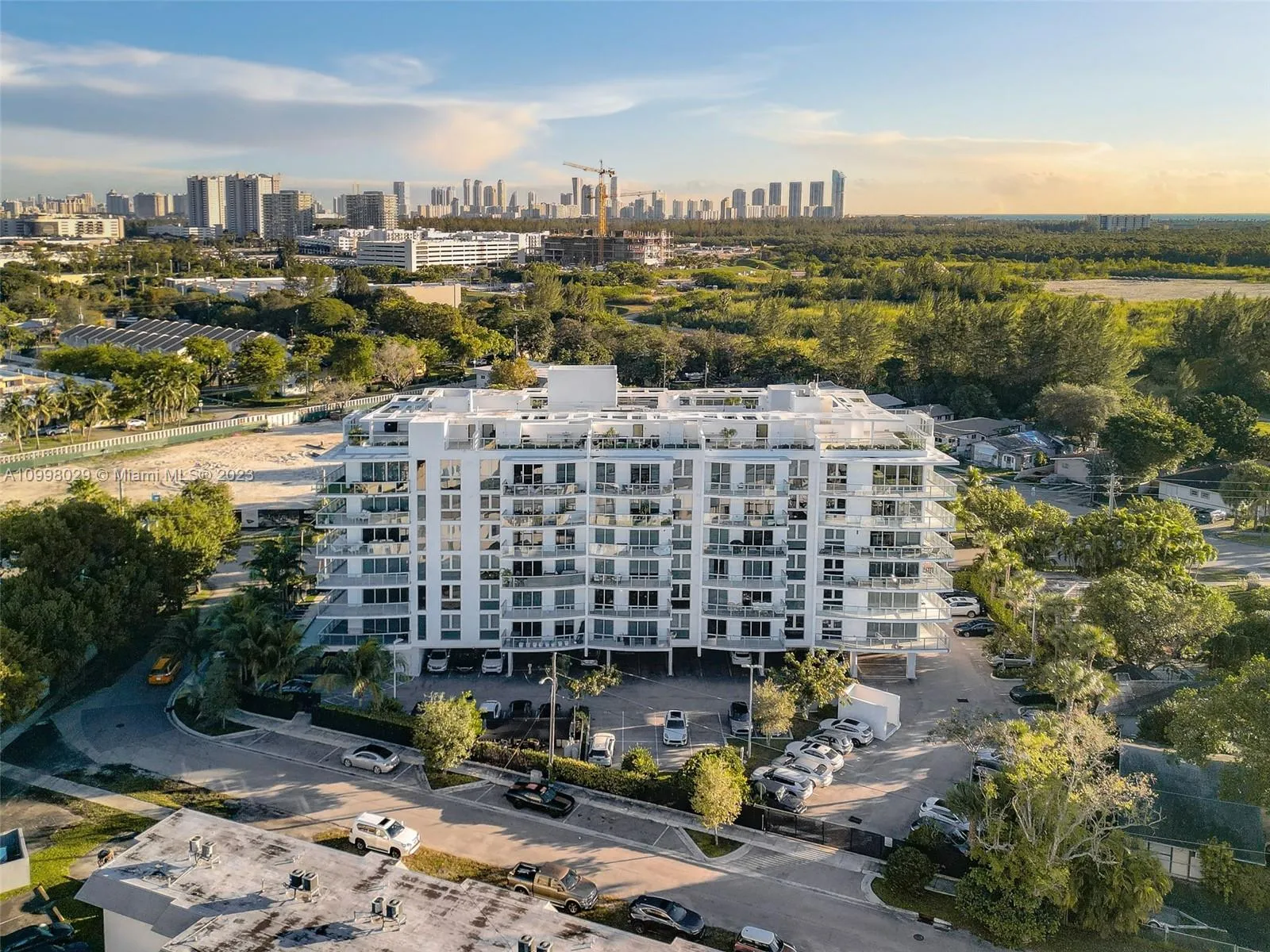 13800 Highland Dr # 504, North Miami Beach FL 33181