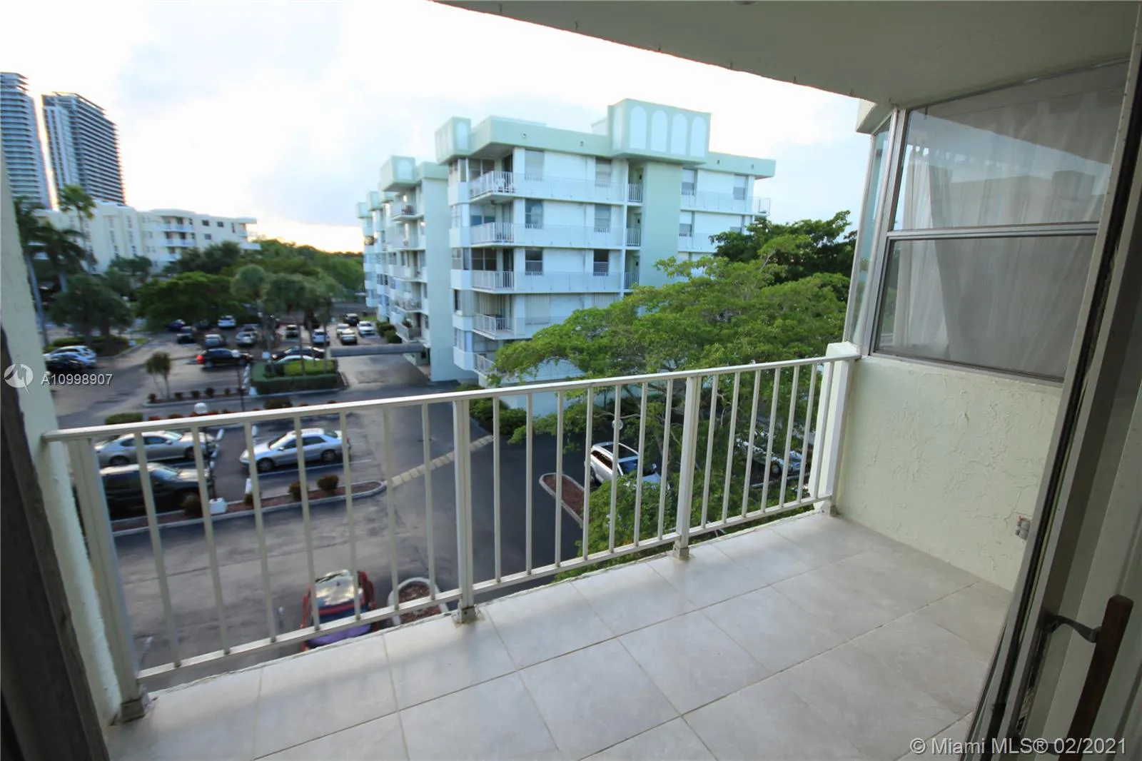 16558 NE 26th Ave # 4H, North Miami Beach FL 33160