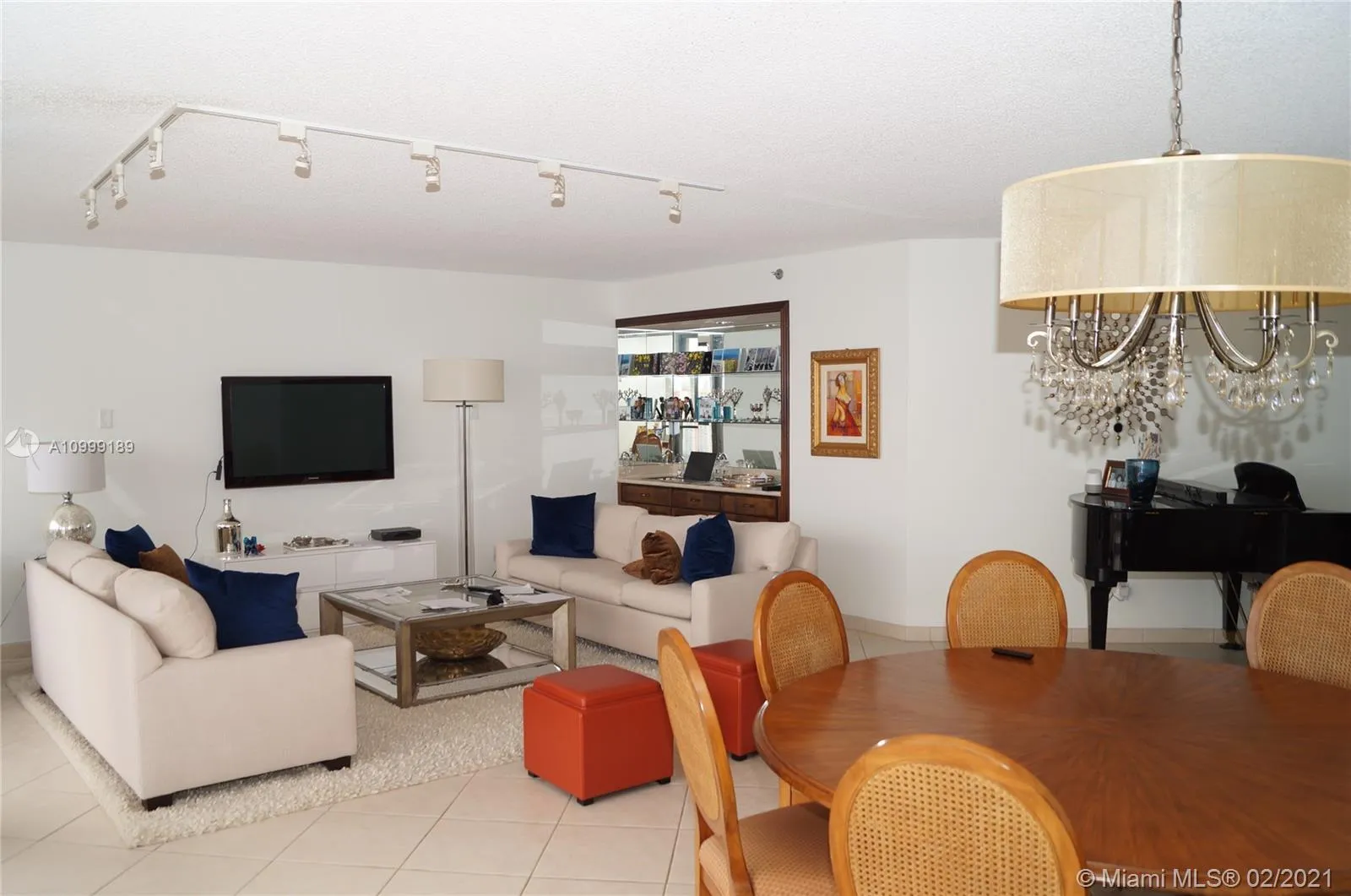 3 bedroom 3 bath for sale at 2000 Island Blvd # 2404, Aventura FL 33160