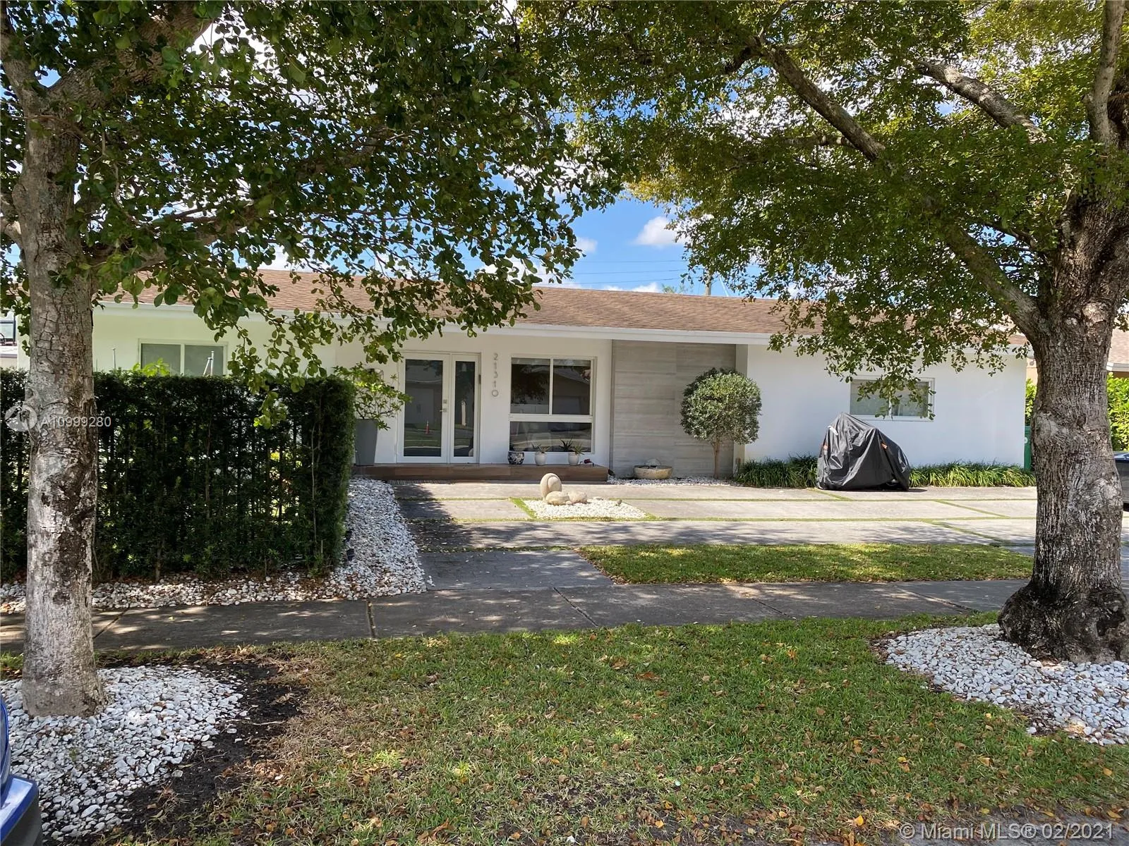 4 bedroom 4 bath for rent at 21310 NE 20th Ave, Miami FL 33179