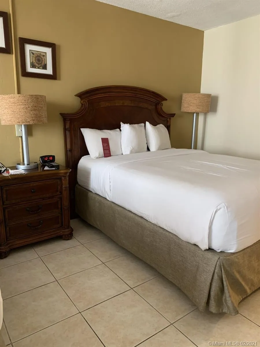 19201 Collins Ave # 1022, Sunny Isles Beach FL 33160