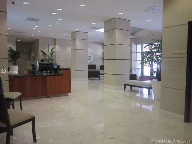 1 bedroom 1 bath for sale at 19380 Collins Ave # 1515, Sunny Isles Beach FL 33160