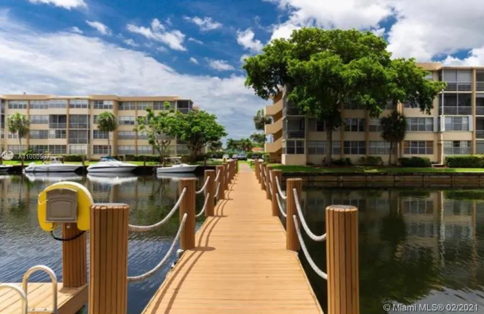 2751 Taft St # 401, Hollywood FL 33020
