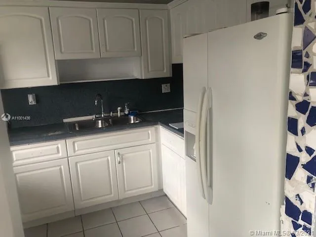 2 bedroom 1 bath for sale at 250 W Park Dr # 5, Miami FL 33172