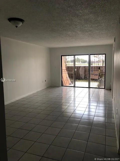 250 W Park Dr # 5, Miami FL 33172