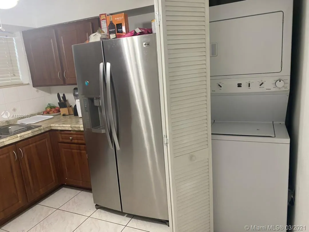1800 SW 25th St # 2305, Miami FL 33133