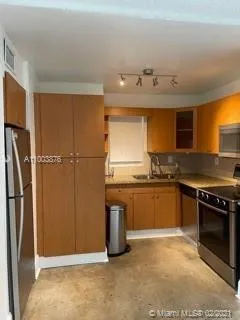 3 bedroom 2 bath for rent at 870 NW 87th Ave # 103, Miami FL 33172