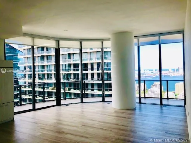 45 SW 9th St # 4601, Miami FL 33130
