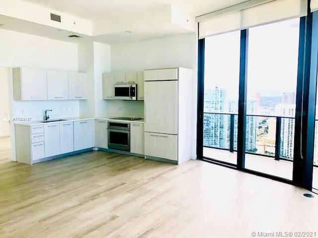 45 SW 9th St # 4601, Miami FL 33130