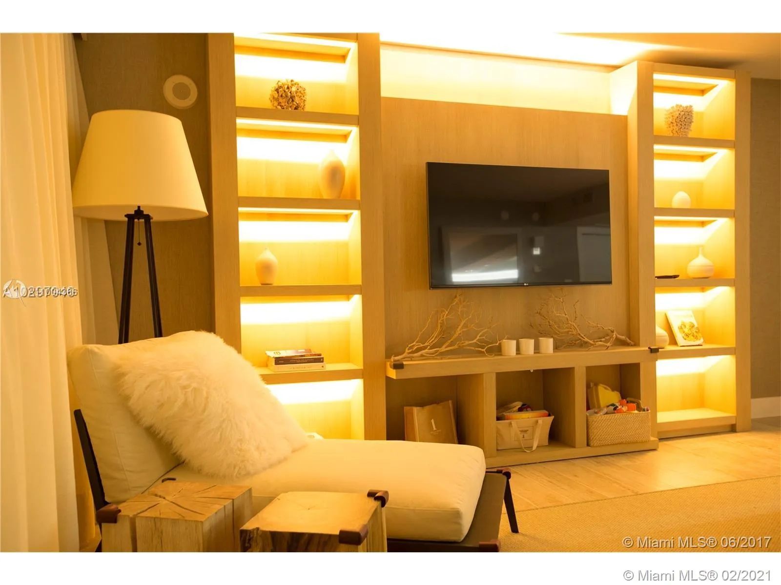 102 24th St # 1115, Miami Beach FL 33139