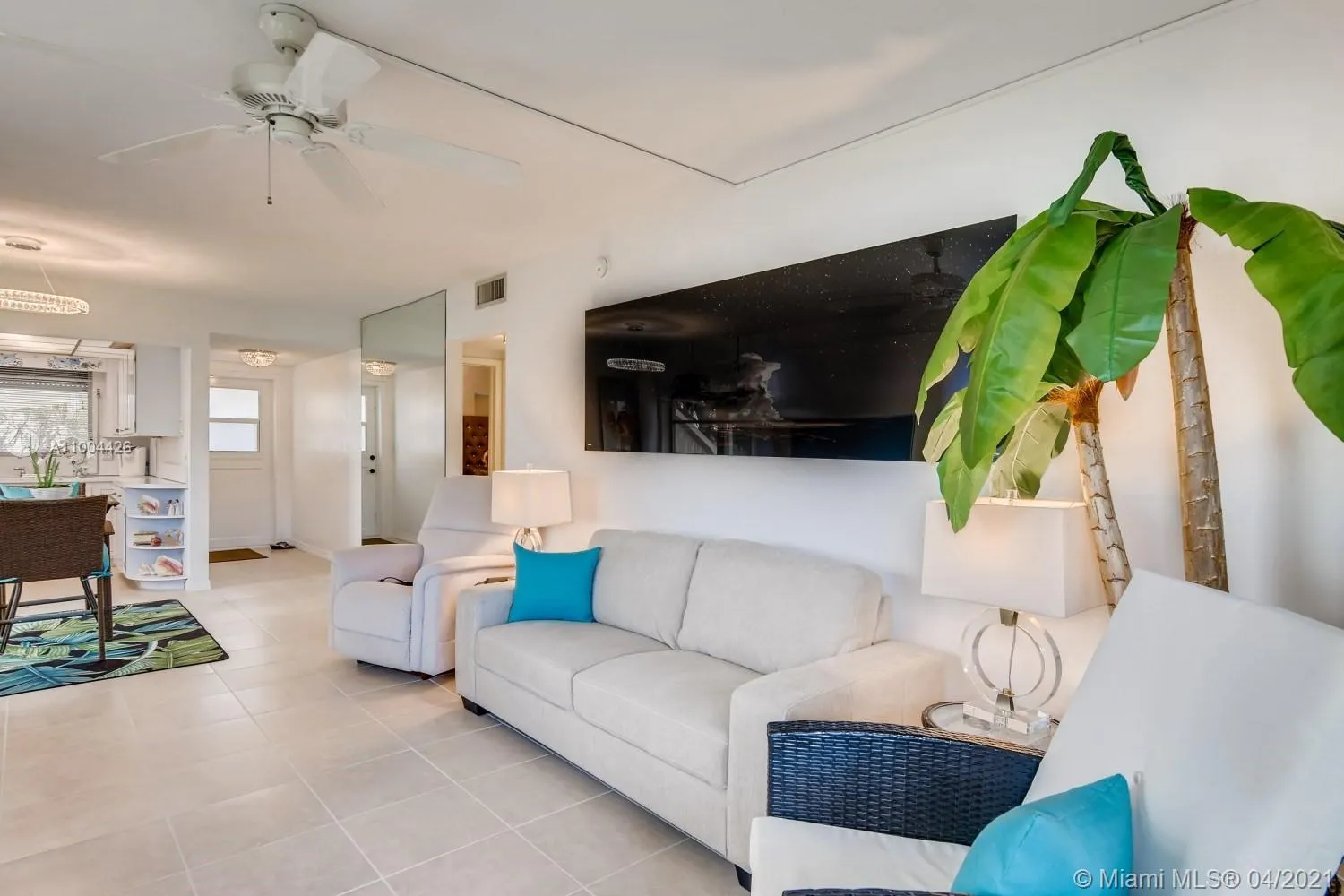 2 bedroom 2 bath for sale at 960 Crystal Lake Dr # 115, Deerfield Beach FL 33064