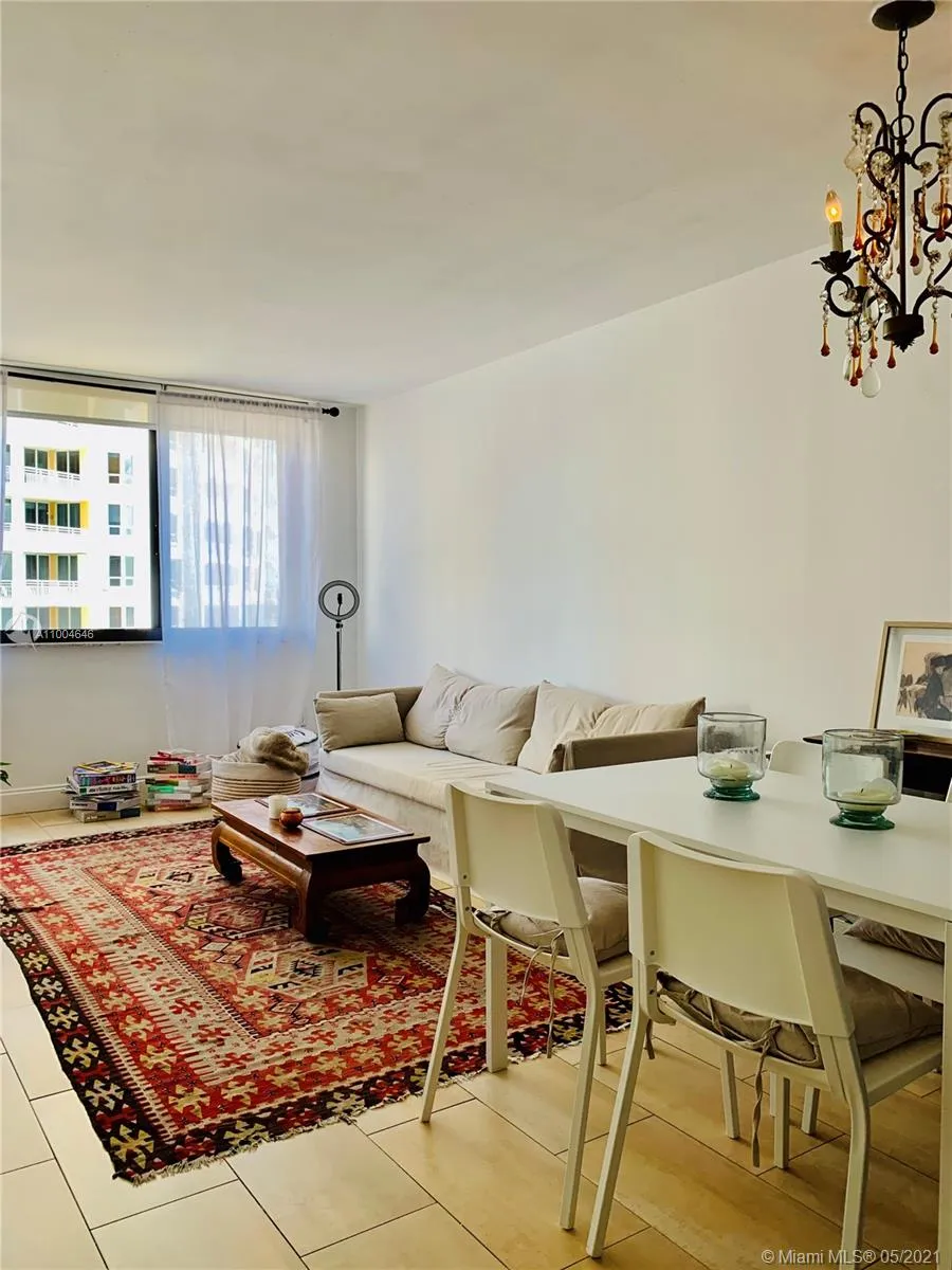 540 Brickell Key Dr # 1124, Miami FL 33131