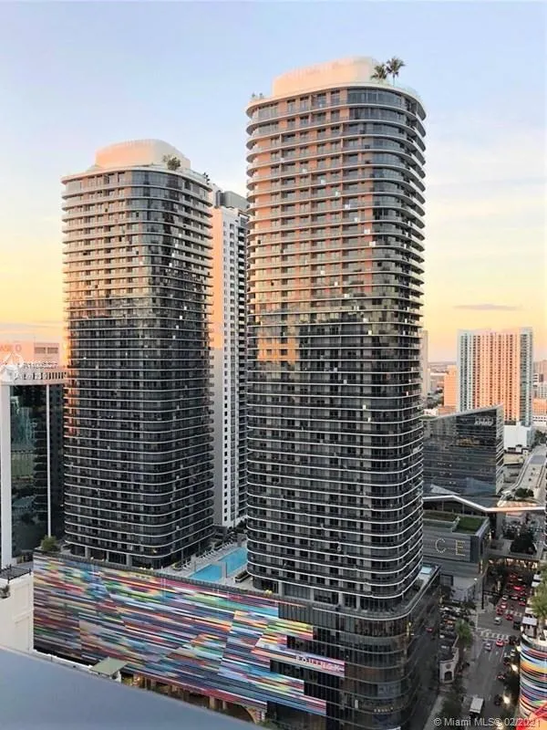 1 bedroom 1 bath for sale at 55 SW 9th St # 3810, Miami FL 33130