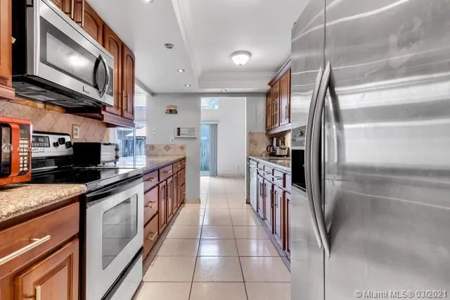 8408 NW 8th St # 8408, Miami FL 33126