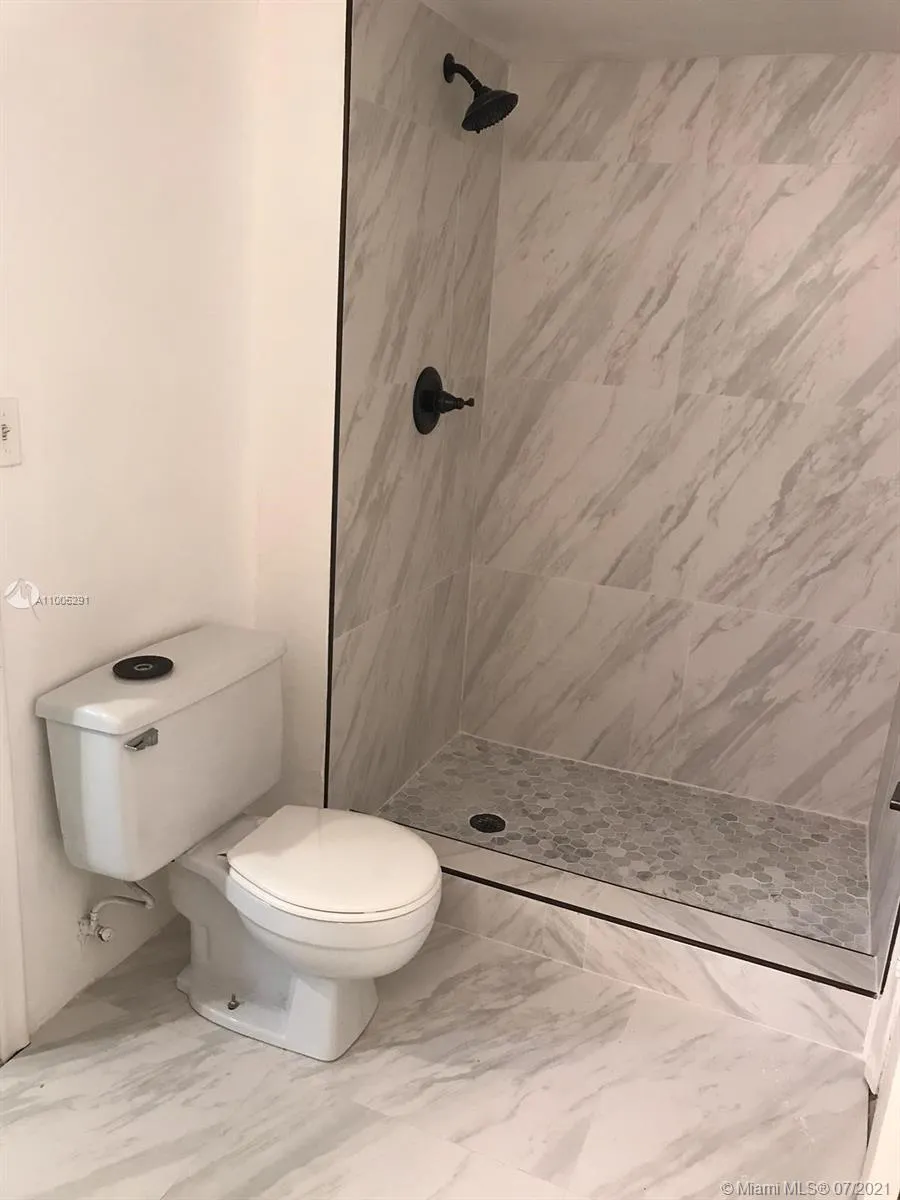 20850 San Simeon Way # 5, Miami FL 33179