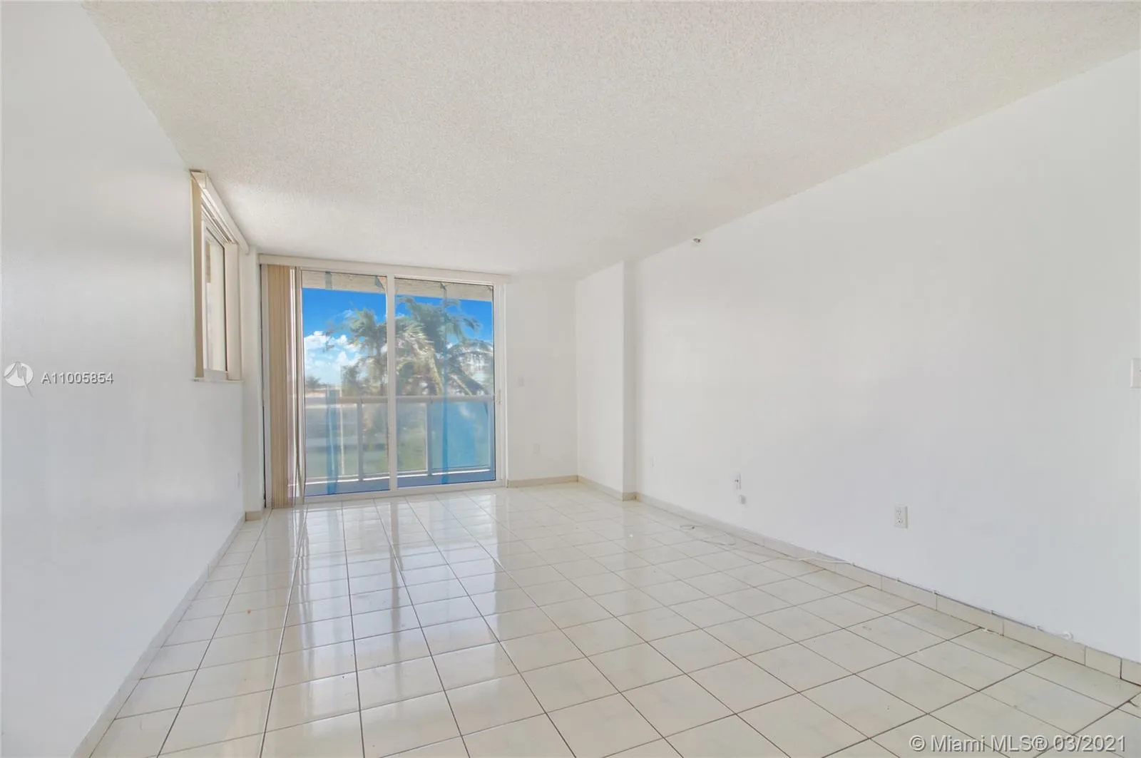 2457 Collins Ave # 408, Miami Beach FL 33140