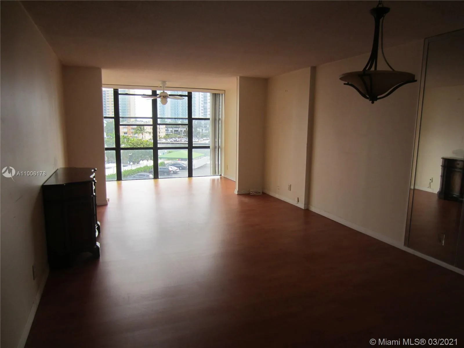 800 Parkview Dr # 406, Hallandale Beach FL 33009