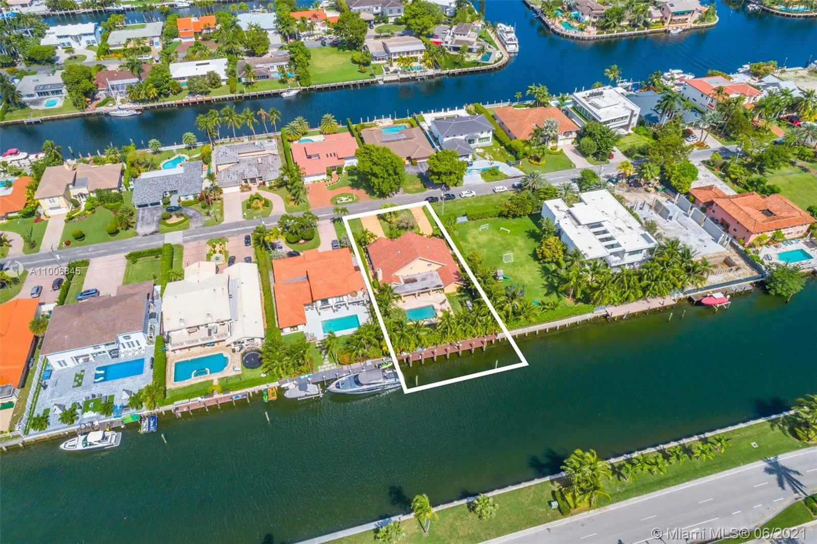 413 Holiday Dr, Hallandale Beach FL 33009