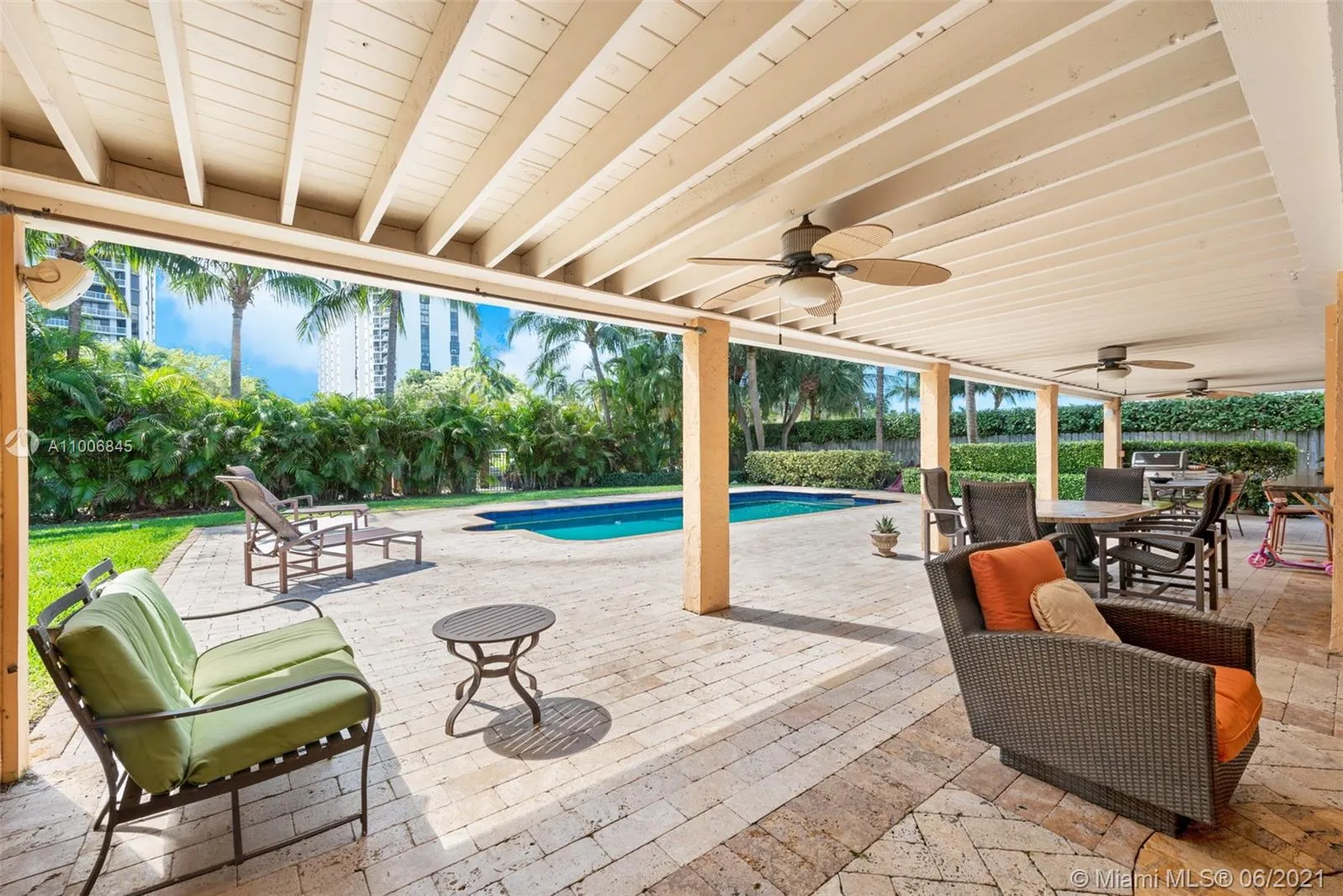 413 Holiday Dr, Hallandale Beach FL 33009