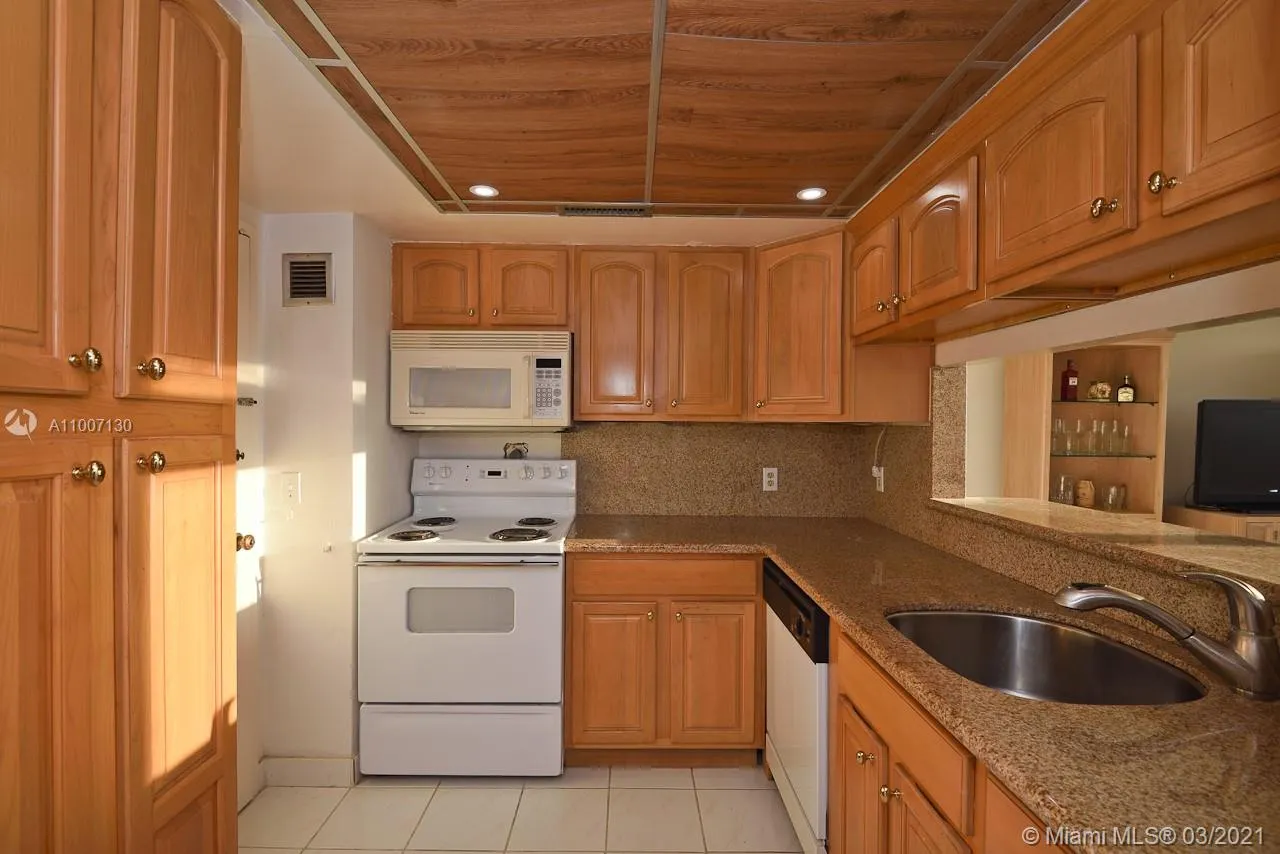 3505 S Ocean Dr # 905, Hollywood FL 33019