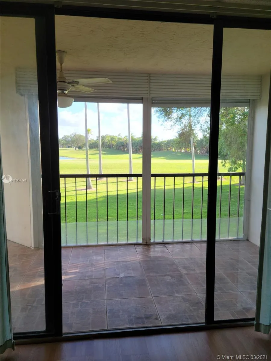 16400 Golf Club Rd # 213, Weston FL 33326