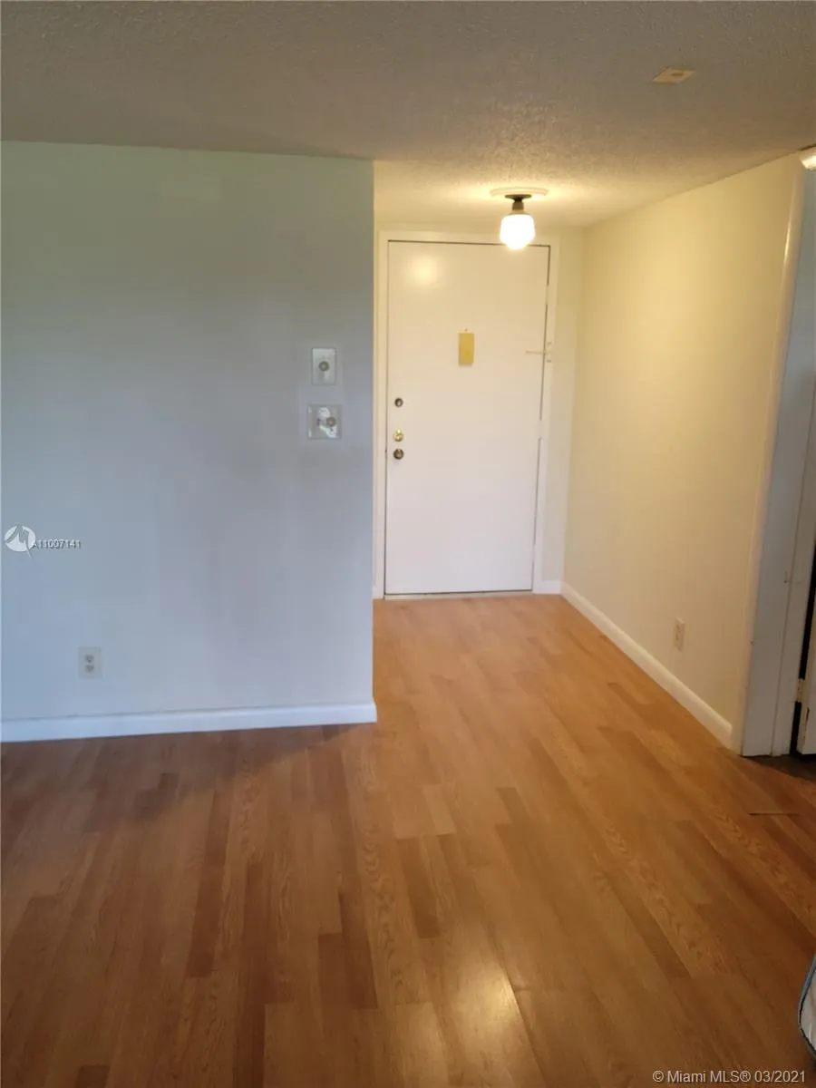 16400 Golf Club Rd # 213, Weston FL 33326