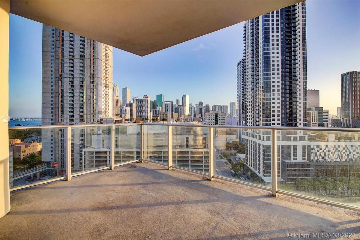 851 NE 1st Ave # 1411, Miami FL 33132
