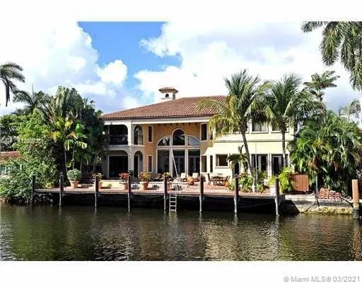 6 bedroom 6 bath for sale at 324 Coconut Isle Dr, Fort Lauderdale FL 33301