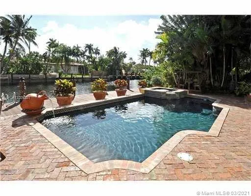 324 Coconut Isle Dr, Fort Lauderdale FL 33301