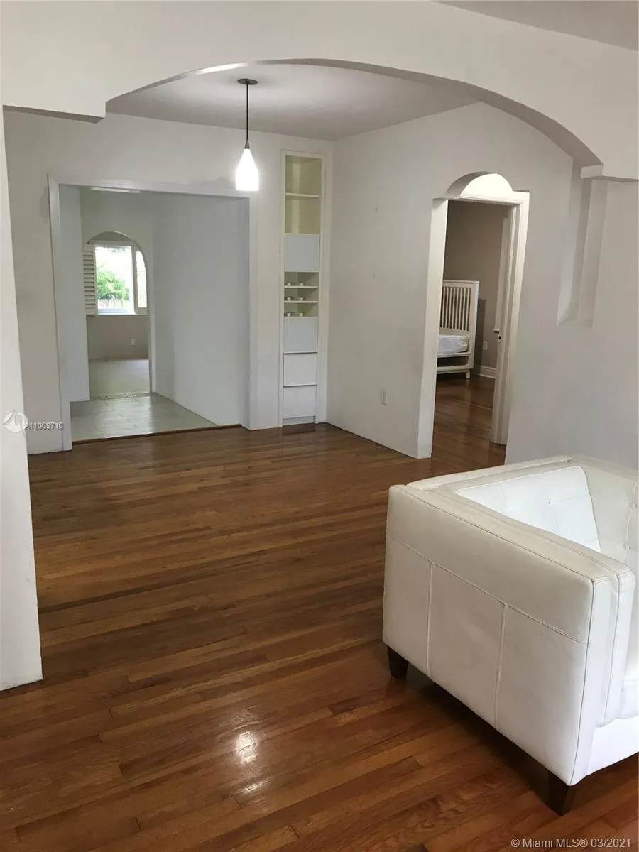 4095 Hardie Ave, Miami FL 33133