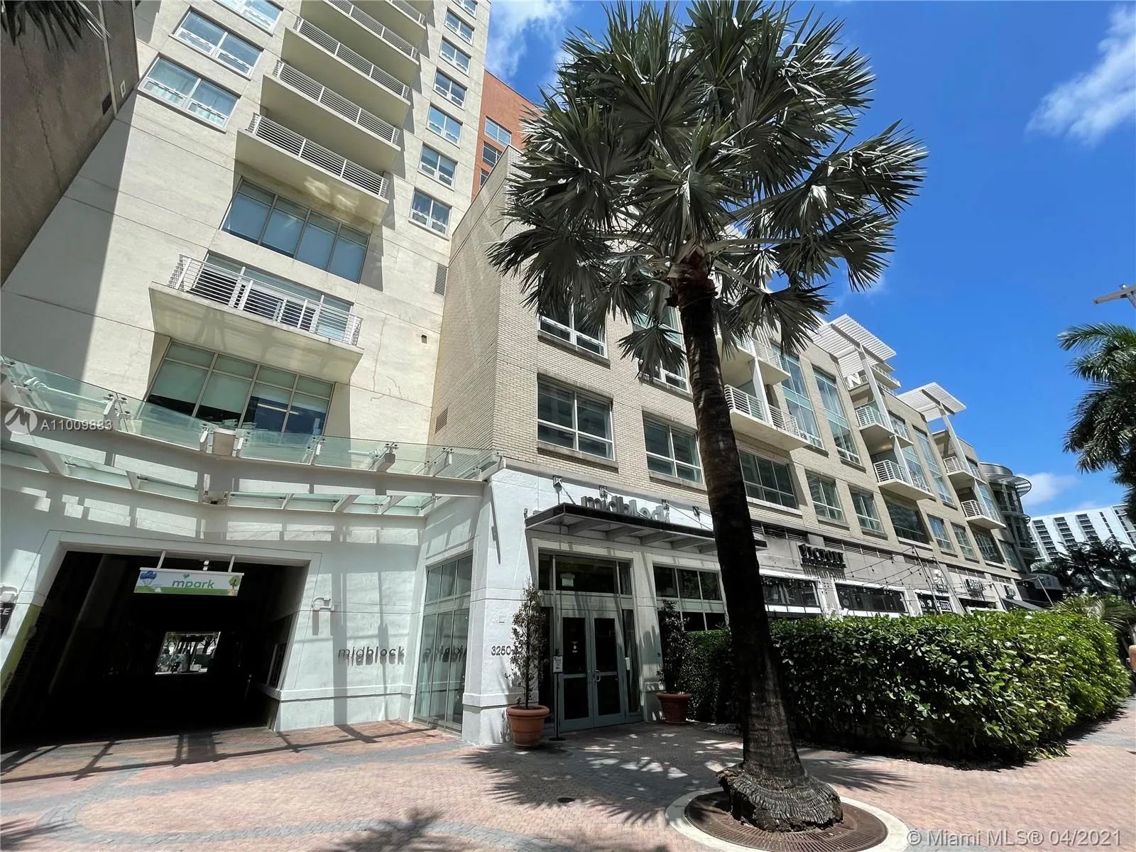 1 bedroom 1 bath for sale at 3250 NE 1st Ave # 619, Miami FL 33137