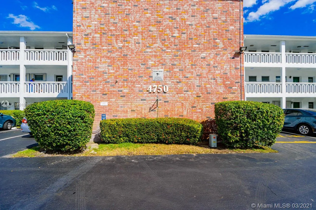 1 bedroom 1 bath for sale at 4750 NW 10th Ct # 308, Plantation FL 33313