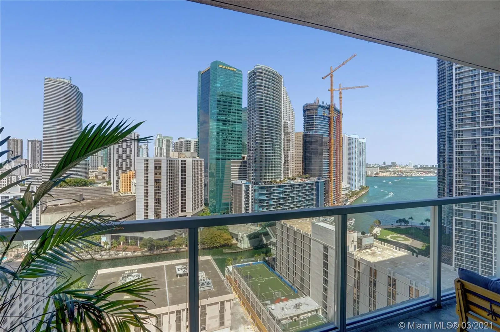 2 bedroom 2 bath for sale at 55 SE 6th St # 2405, Miami FL 33131