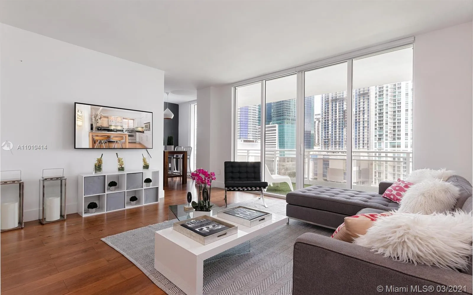 2 bedroom 2 bath for sale at 901 Brickell Key Blvd # 1505, Miami FL 33131