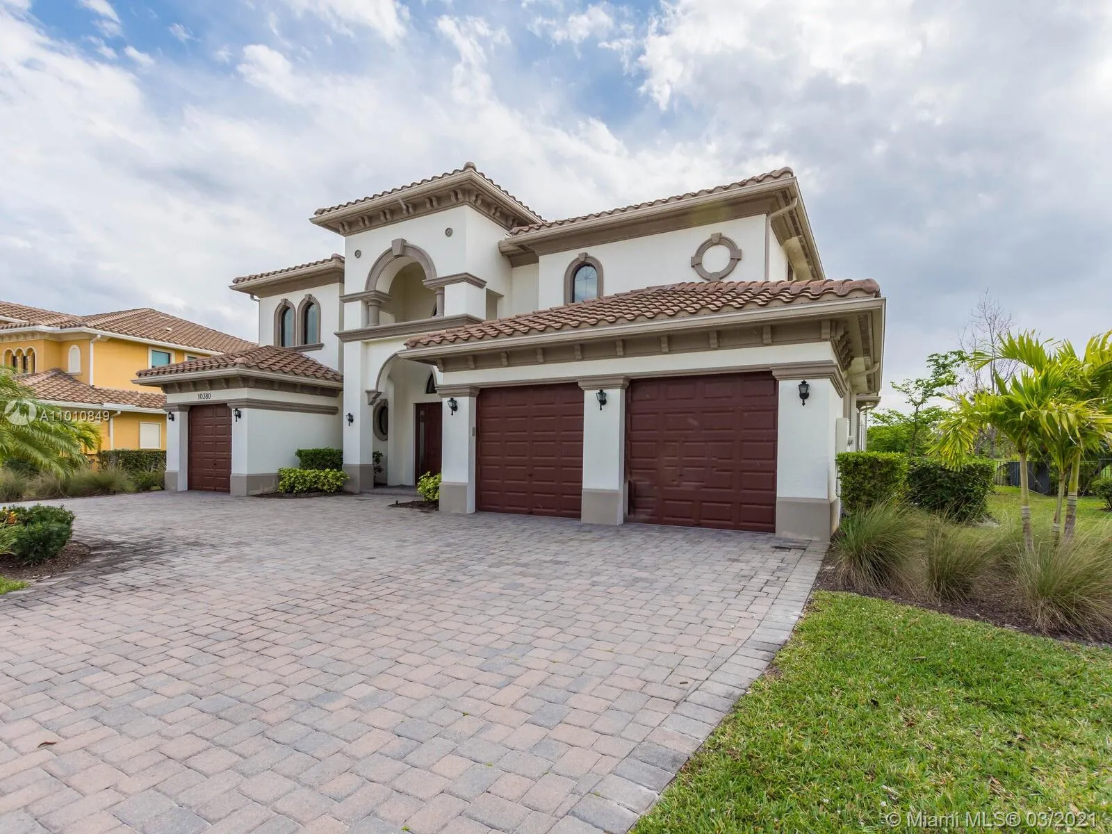 10380 S Barnsley Dr, Parkland FL 33076