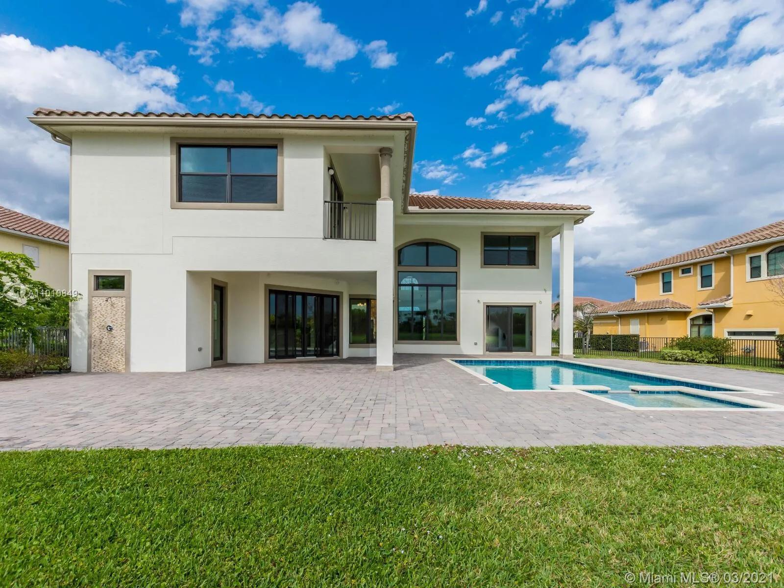 10380 S Barnsley Dr, Parkland FL 33076