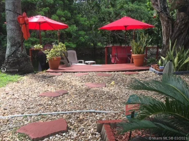 2 bedroom 2 bath for sale at 14333 Memorial Hwy # 9k, Miami FL 33161