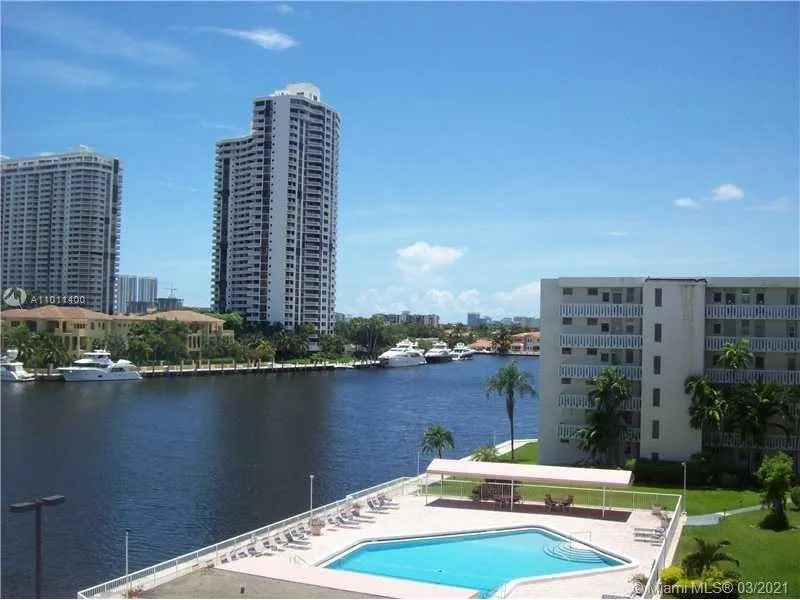 2980 Point East Dr # D305, Aventura FL 33160